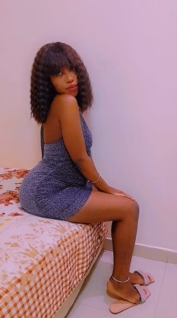 Ángela Rota la Compañera Perfecta para Tus Momentos Especiales