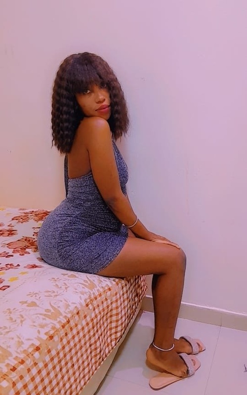 Ángela Rota la Compañera Perfecta para Tus Momentos Especiales