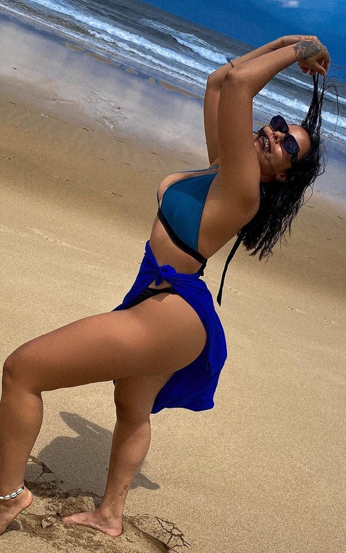 Mônica Magnética La Compañía Perfecta para Tus Momentos Inolvidables 2 Mis Fotos